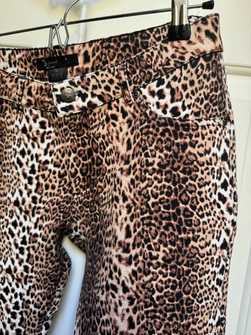 Y Jessi New York Leopard Animal Print Tan Black White Pant Legging size jr Large